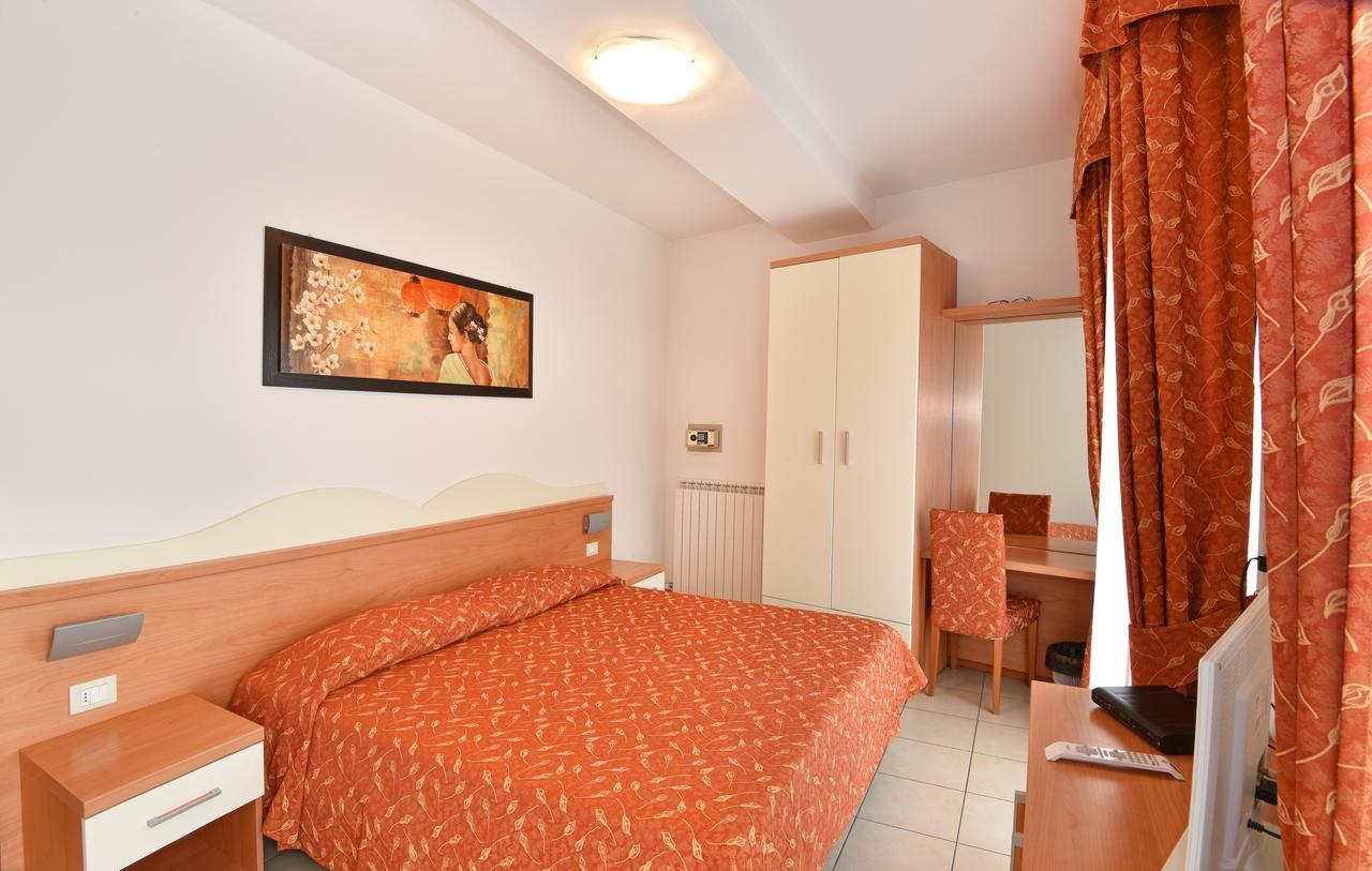 Hotel Villa Olga Caorle Exterior foto