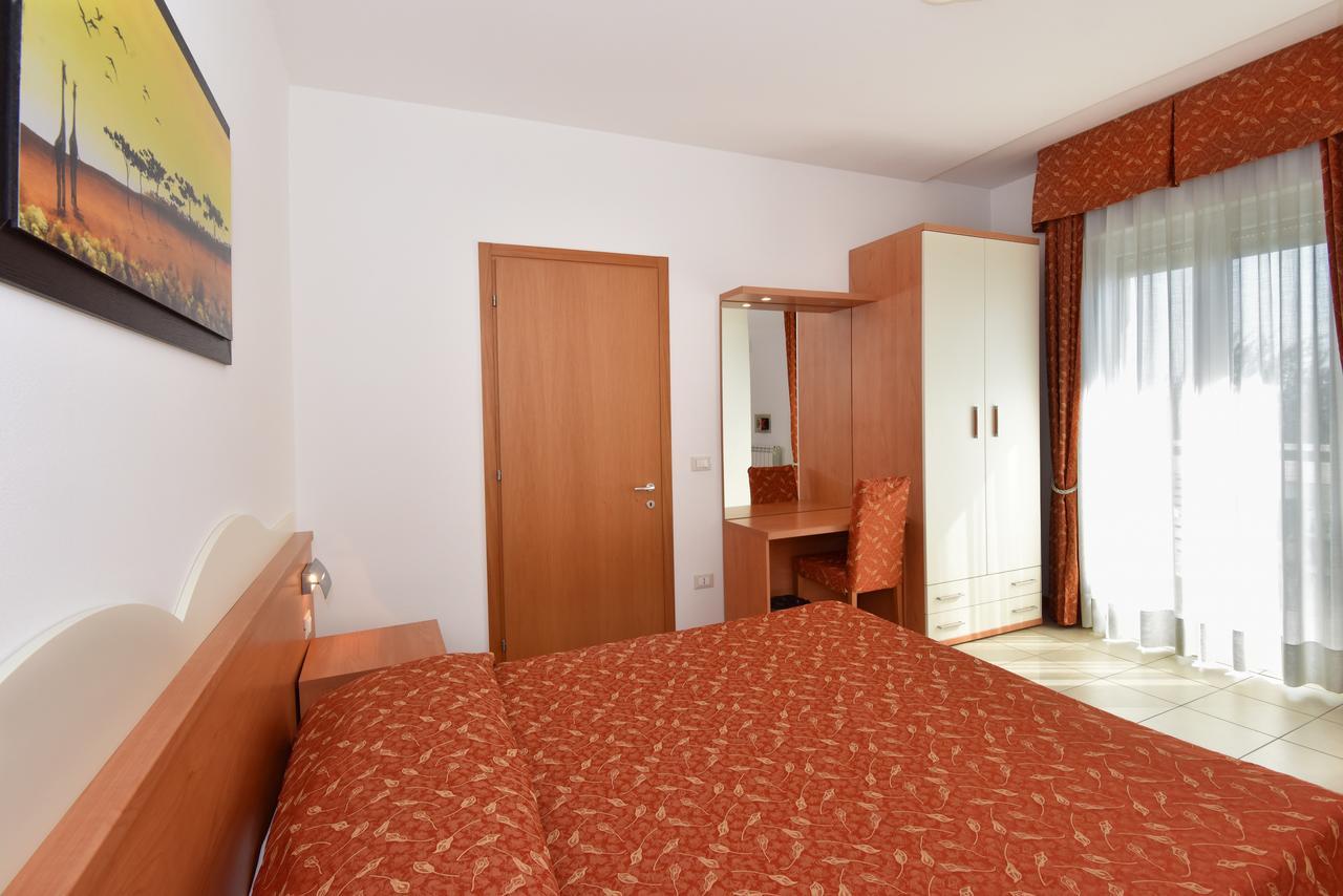 Hotel Villa Olga Caorle Exterior foto